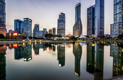 爱上海：Searching for a Safe Haven in the Heart of the City